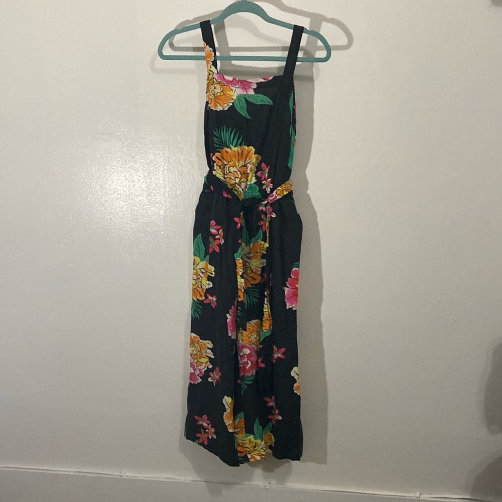 Women’s Old Navy floral jumpsuit. Sz S